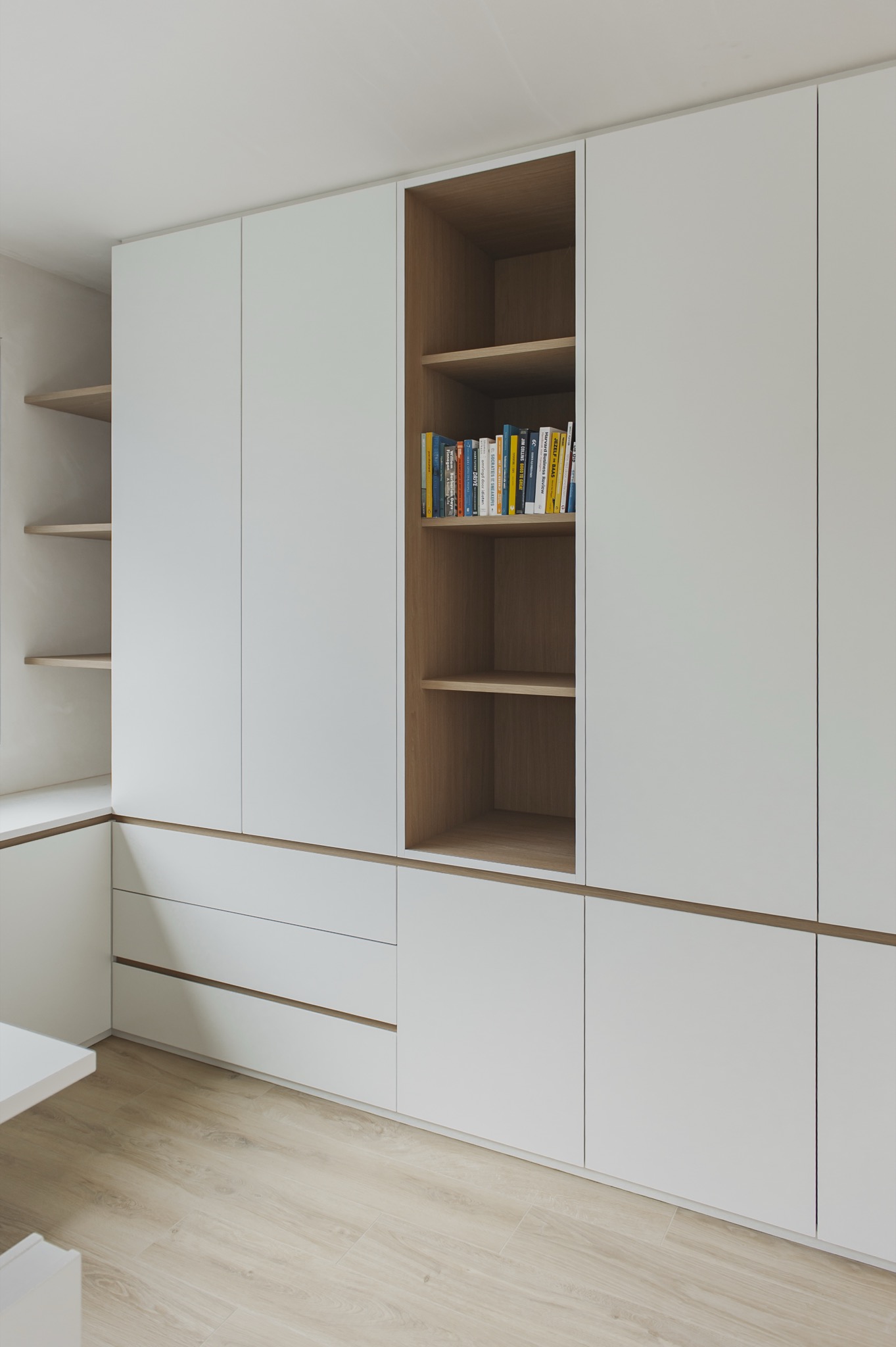 Bureau kastenwand met boekenniche
