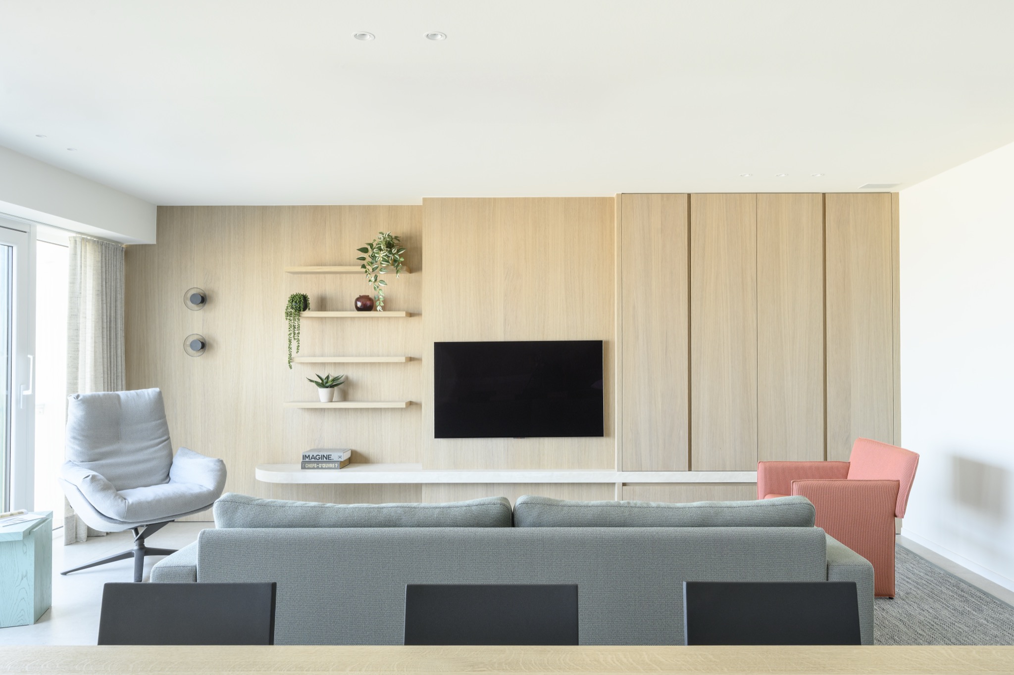 Woonkamer TV-wand met eiken paneel